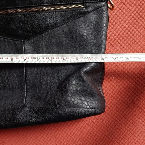 KGB Studio Black Synthetic Shoulder Bag - Picture 10 of 13